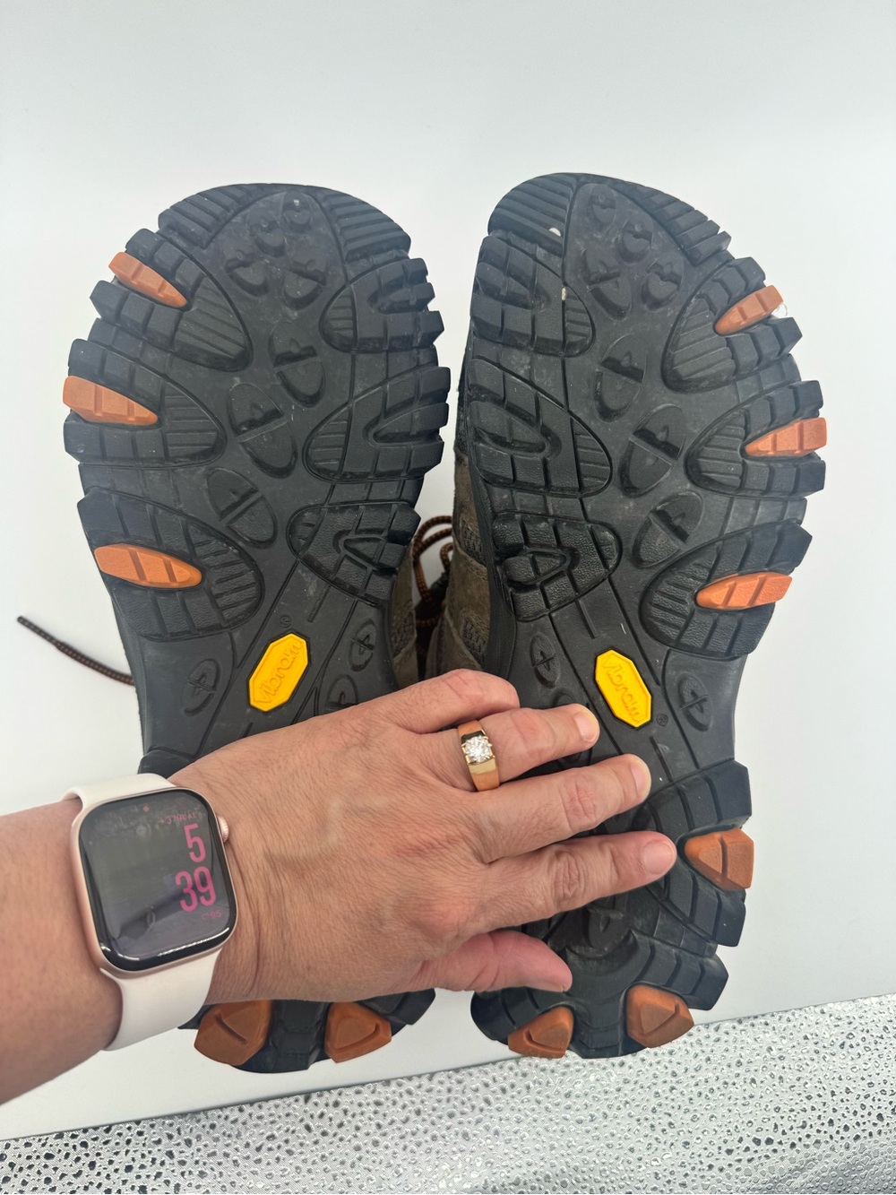 Merrell men’s Moab Gore Tex Gray with Orange hiking shoes wide size 10W like new - Picture 9 of 11